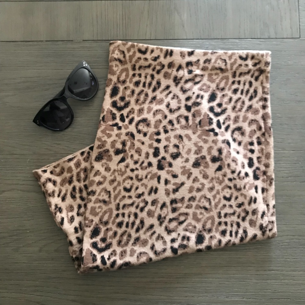 Stylish animal print pencil skirt